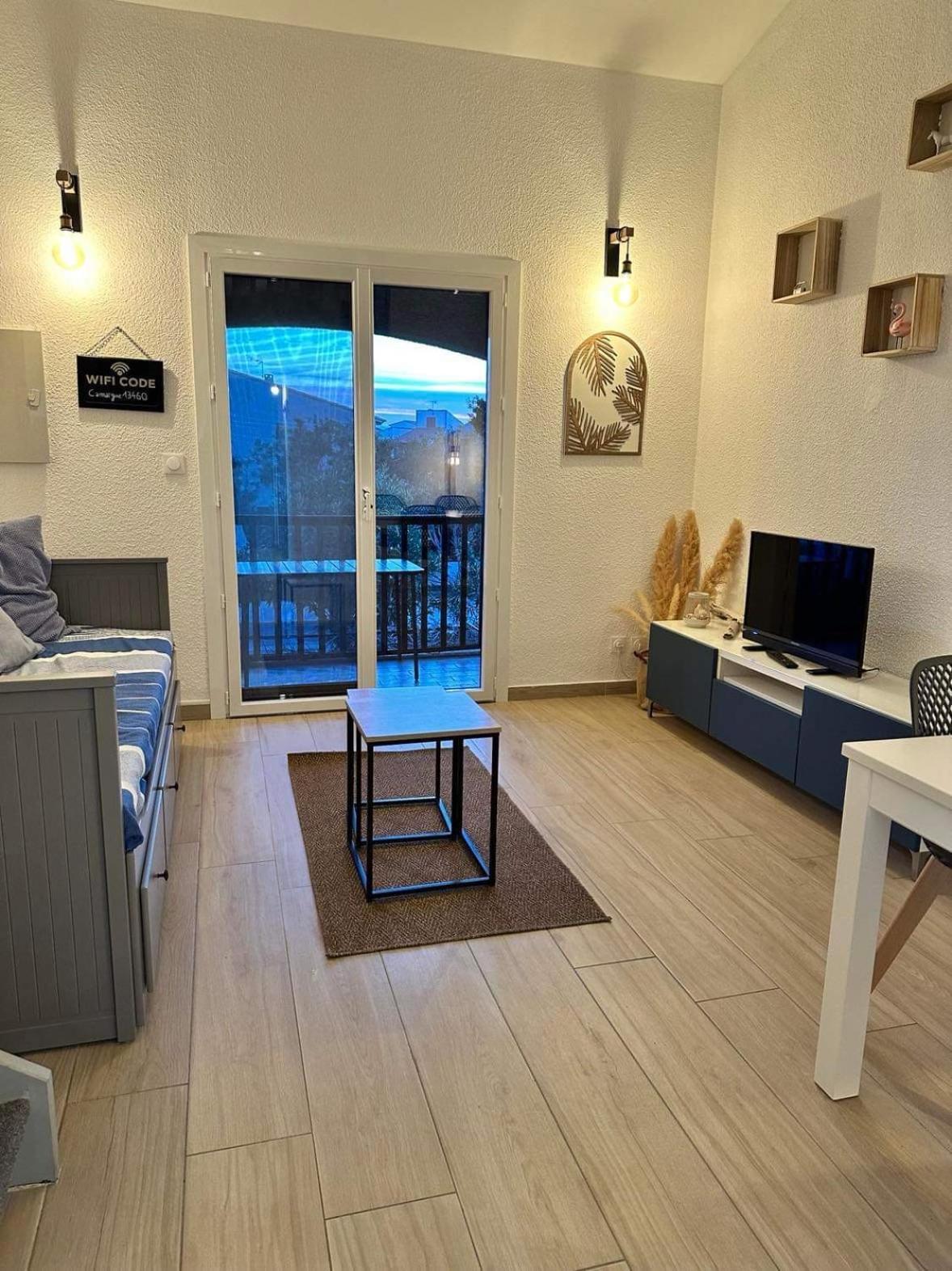 Appartement Duplex 4Pers Climatise - Locations Vld Camargue Saintes-Maries-de-la-Mer Bagian luar foto